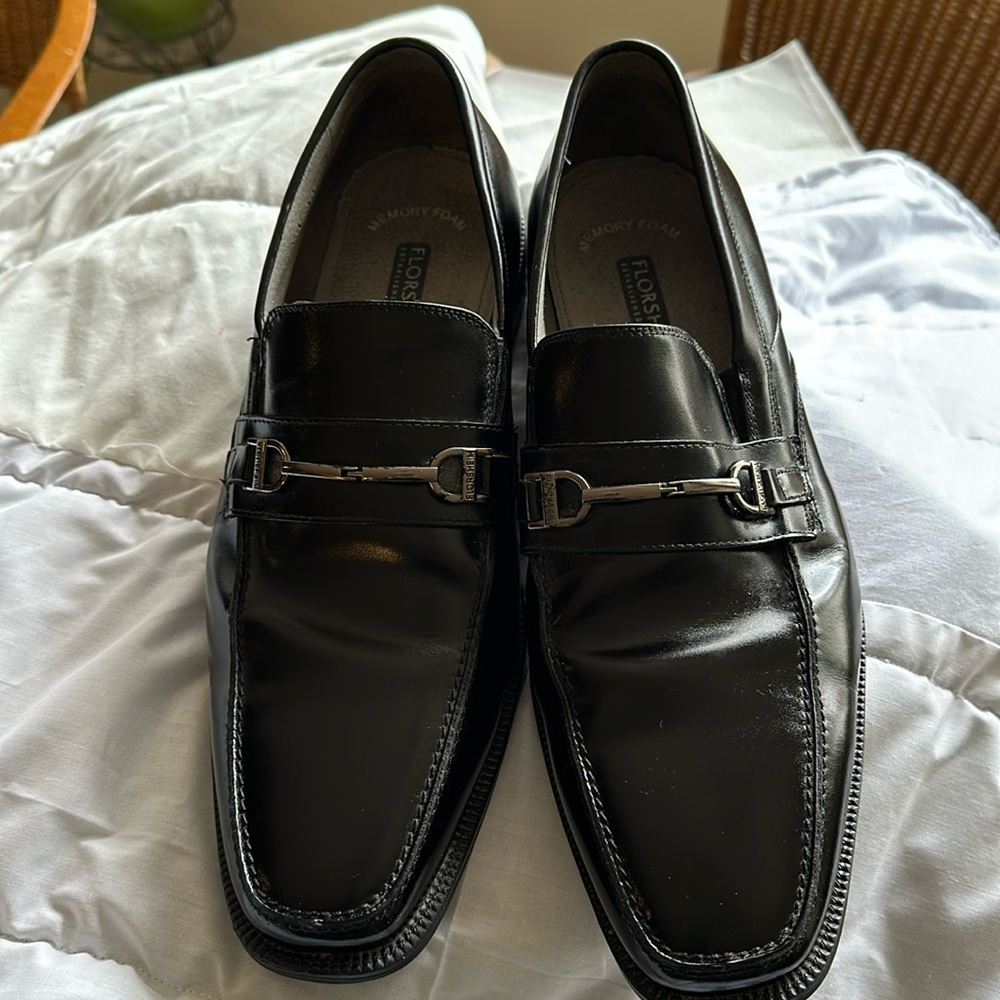 Florsheim men memory foam black size 12D shoes